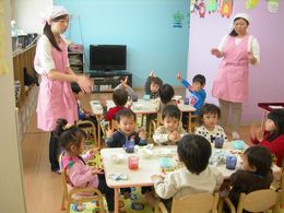 イムス富士見総合病院　保育の様子2